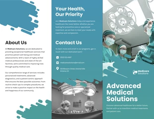 Free  Template: Minimalistische dreifach gefaltete medizinische Broschüre mit Farbverlauf in Blau und Grün