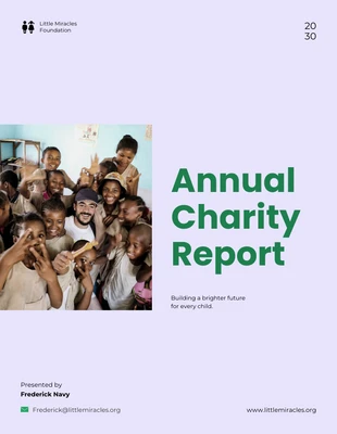 Free  Template: Relatório anual de caridade preto roxo e creme