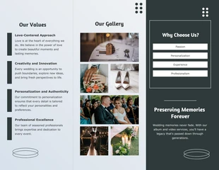 Simple Green Wedding Tri-fold Brochure - Pagina 2