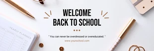 Free  Template: Banner de boas-vindas profissional moderno cinza claro de volta à escola