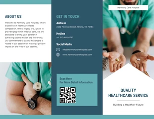 Free  Template: Folheto médico minimalista verde suave com três dobras