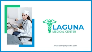 Free  Template: Hellgraue, blaue und grüne minimalistische medizinische Visitenkarte