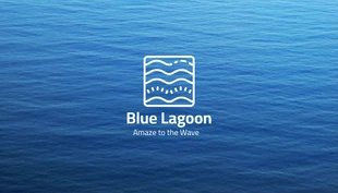Free  Template: Biglietto da visita professionale per piscina blu scuro e bianco, minimalista, con texture d'acqua