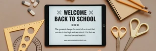 Free  Template: Banner de boas-vindas de volta à escola profissional moderno marrom claro